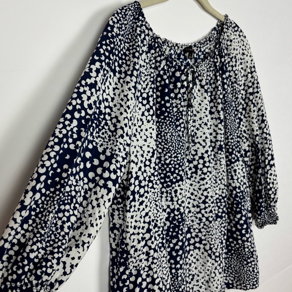 Talbots Abstract Clover Blouse Navy White Size Large - Picture 4 of 8